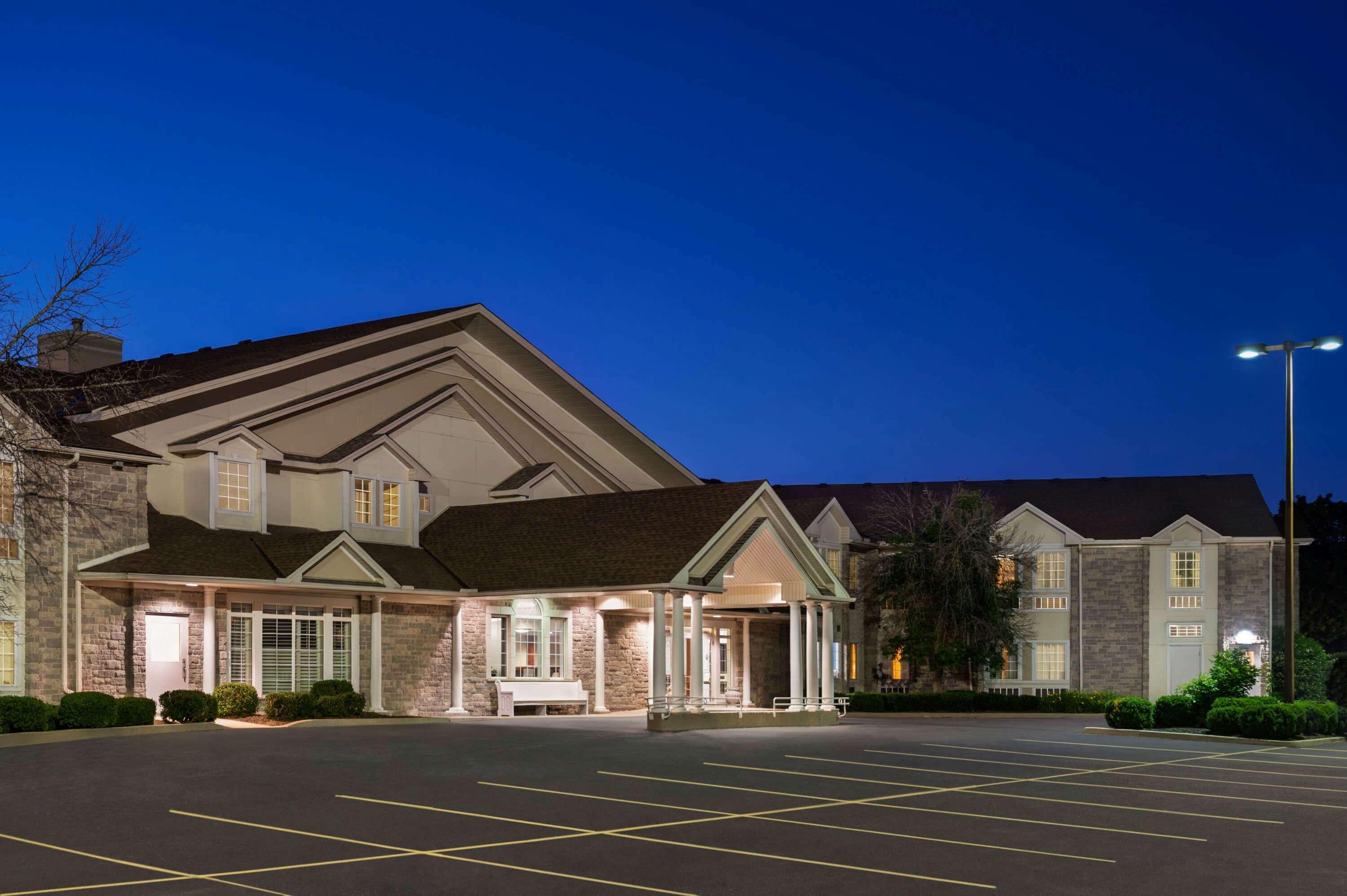 Days Inn By Wyndham Guelph Ngoại thất bức ảnh